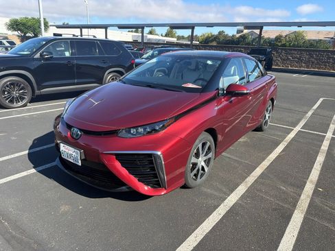 Used 2020 Toyota Mirai FWD image 4