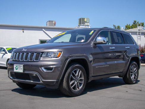 Used 2021 Jeep Grand Cherokee Limited w/ Luxury Group II image 3