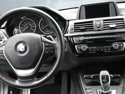 Used 2017 BMW 330i Sedan RWD image 17