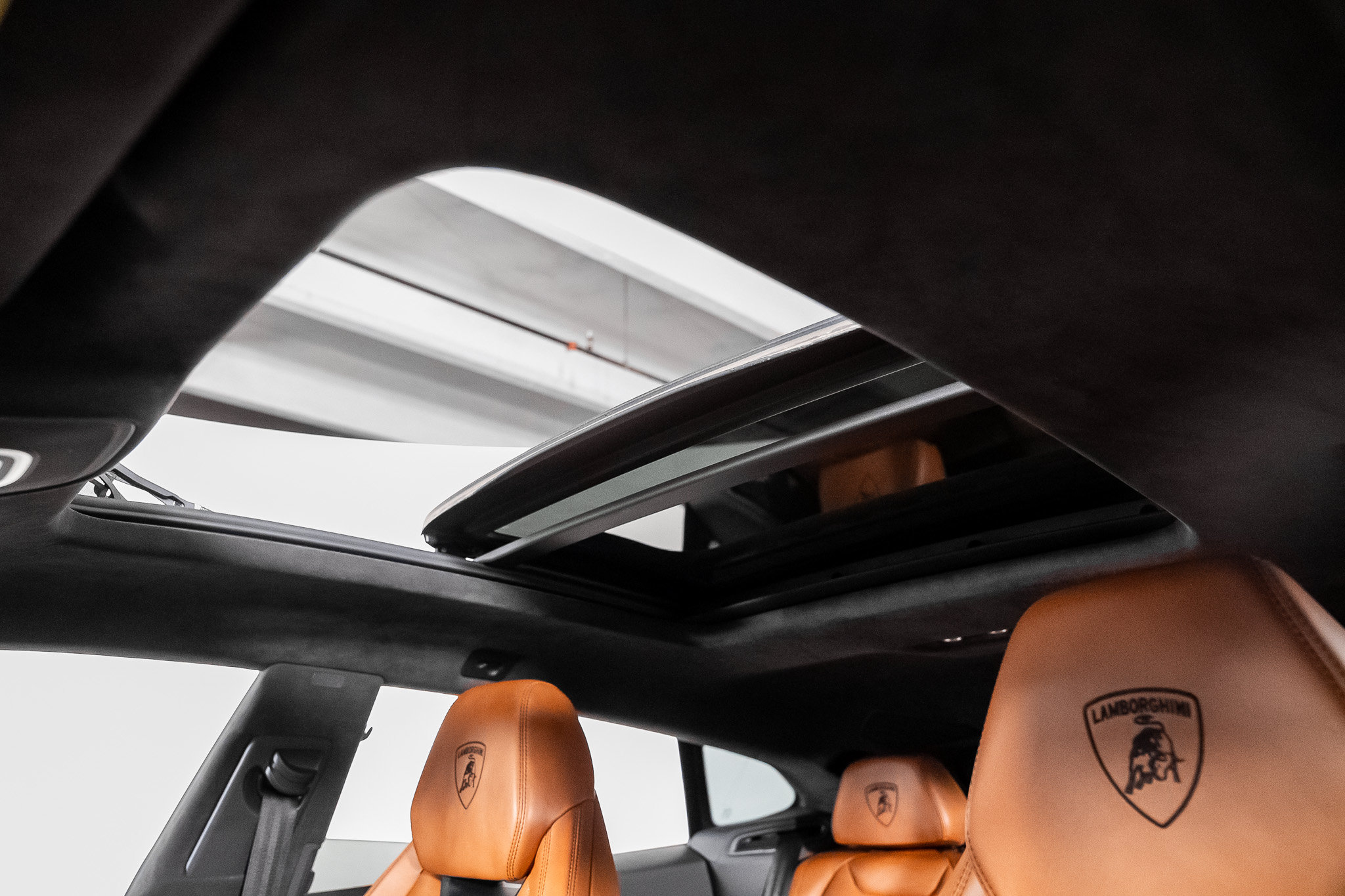 Used 2019 Lamborghini Urus AWD/4WD image 67