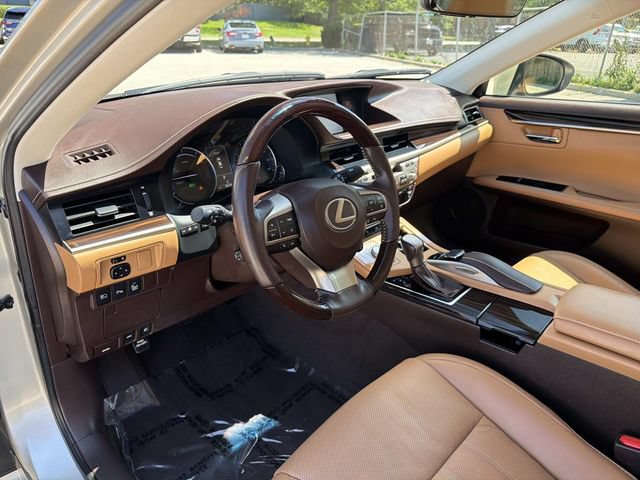Used 2018 Lexus ES 300h FWD image 20