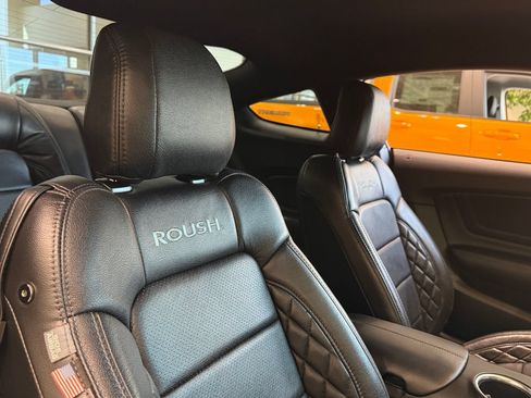 Used 2020 Ford Mustang GT Premium w/ GT Performance Package RWD image 19