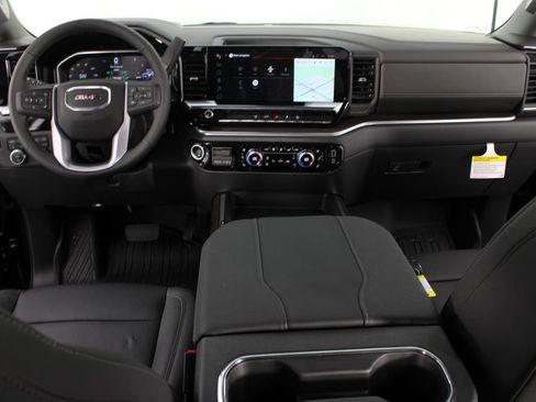 New 2026 GMC Sierra 2500 SLT AWD/4WD image 9