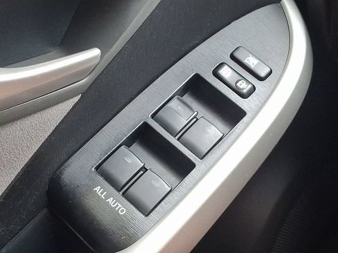 Used 2015 Toyota Prius Three FWD image 26