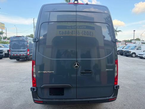 Used 2019 Mercedes-Benz Sprinter 144 image 4