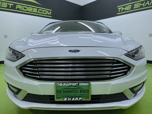 Used 2018 Ford Fusion SE w/ Equipment Group 201A image 3