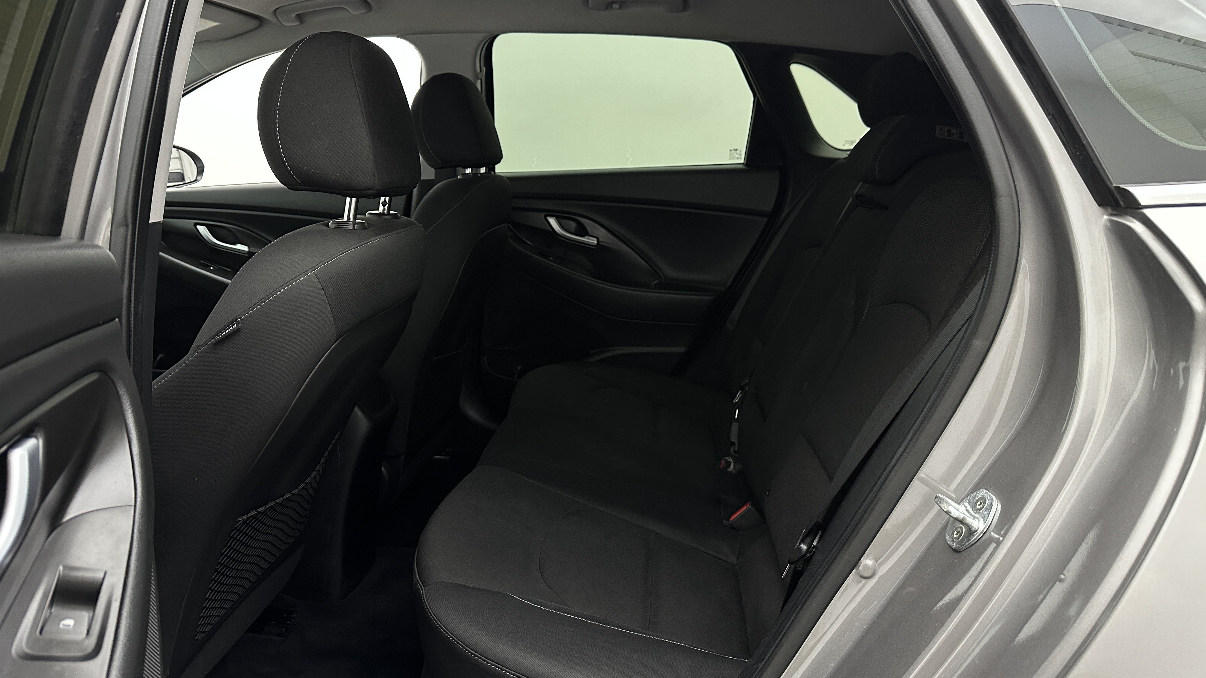 Used 2020 Hyundai Elantra GT FWD image 22