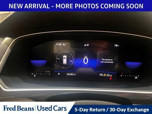 Used 2023 Volkswagen Tiguan SE w/ Panoramic Sunroof Package image 11