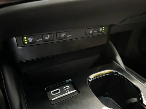 Used 2023 Lexus ES 250 w/ Premium Package AWD/4WD image 37