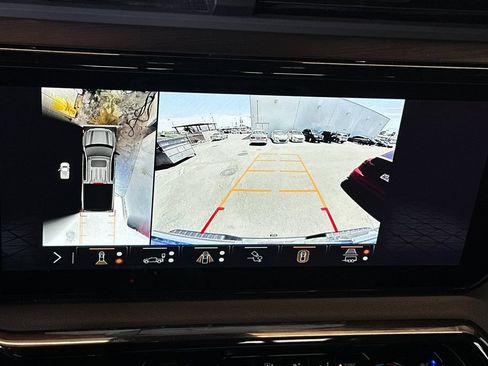 Used 2025 GMC Sierra 1500 AT4 w/ Technology Package AWD/4WD image 18