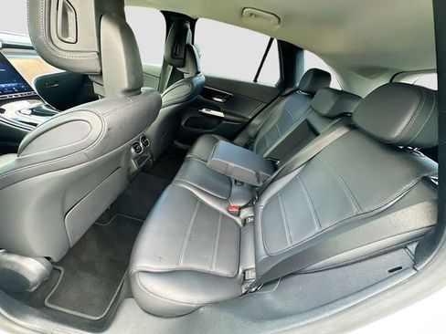 Used 2024 Mercedes-Benz GLC 300 image 26