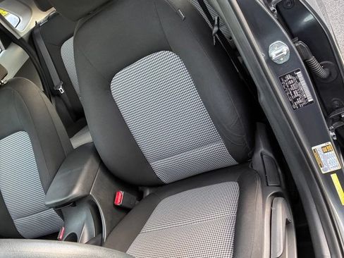 Used 2021 Hyundai Kona SE FWD image 17