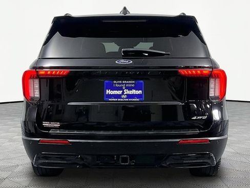Used 2025 Ford Explorer ST-Line w/ ST-Line Street Pack AWD/4WD image 4