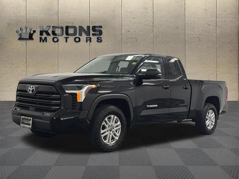Used 2022 Toyota Tundra SR5 w/ SR5 Premium Package AWD/4WD image 1