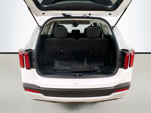 Certified 2024 Kia Sorento LX image 23
