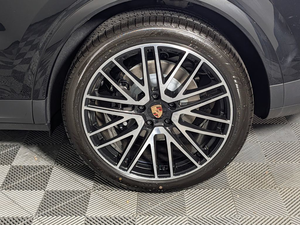 New 2026 Porsche Cayenne AWD/4WD image 11