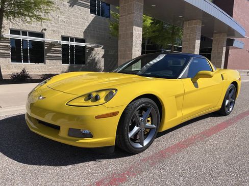 Used 2012 Chevrolet Corvette Coupe w/ 4LT Preferred Equipment Group RWD image 2