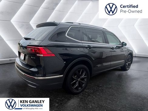 Used 2024 Volkswagen Tiguan SE w/ Panoramic Sunroof Package AWD/4WD image 4