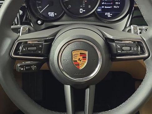 Certified 2025 Porsche Macan image 25