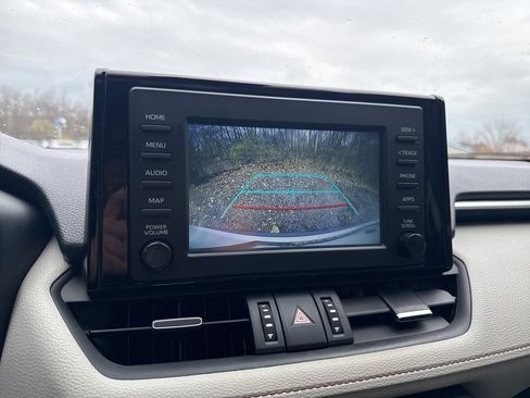 Used 2019 Toyota RAV4 XLE Premium image 30