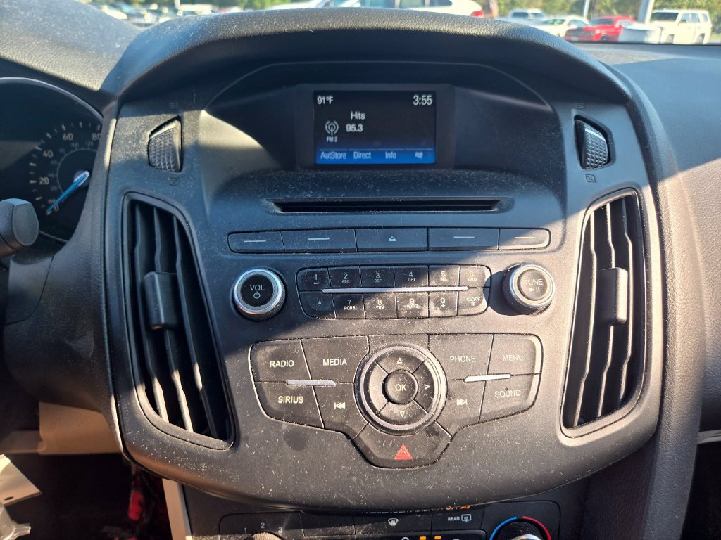 Used 2016 Ford Focus SE FWD image 12