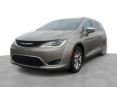 Used 2017 Chrysler Pacifica Limited w/ Advanced Safetytec Group image 1