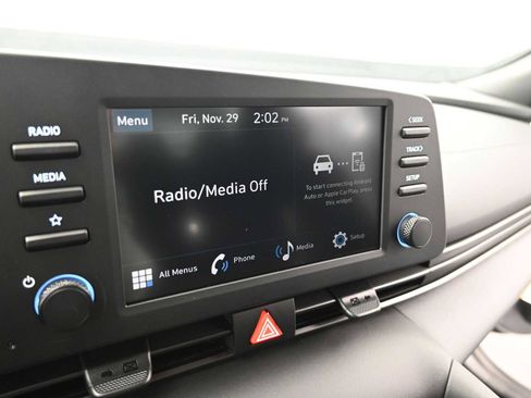 Certified 2025 Hyundai Elantra Sport image 17