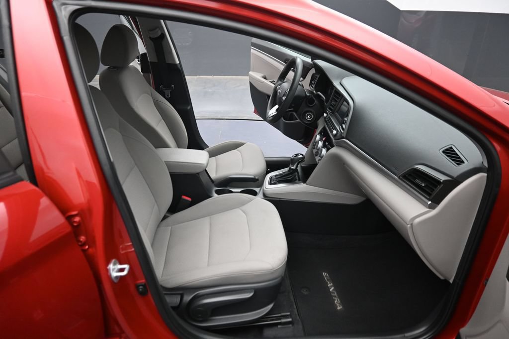 Used 2019 Hyundai Elantra SE FWD image 28
