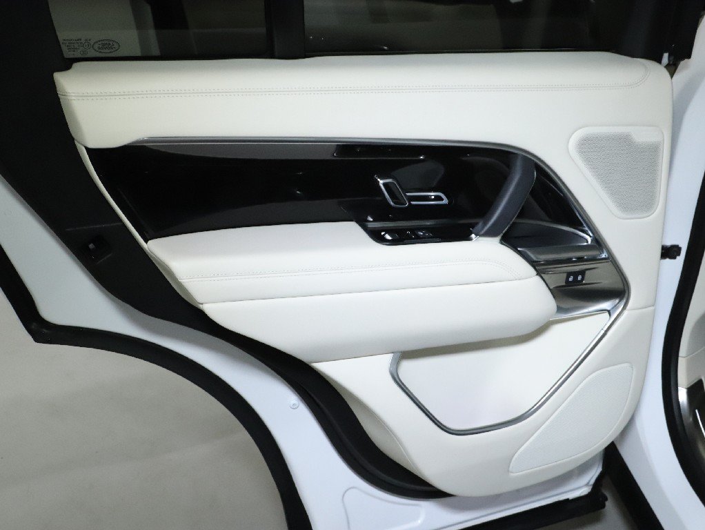 Used 2023 Land Rover Range Rover SE AWD/4WD image 32