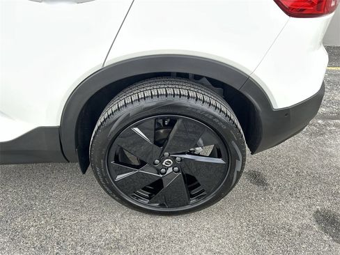New 2026 Volvo XC40 B5 Ultra w/ Climate Package image 11