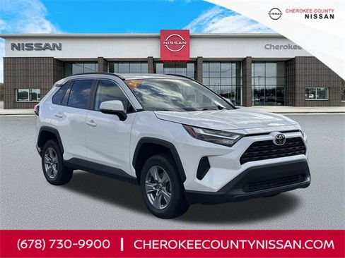 Used 2024 Toyota RAV4 XLE image 1