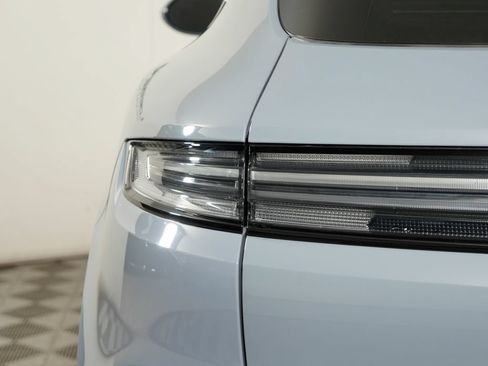Certified 2024 Porsche Cayenne AWD/4WD image 12