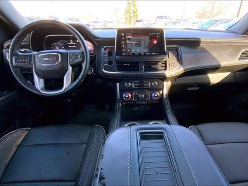 Used 2023 GMC Yukon XL SLT image 15
