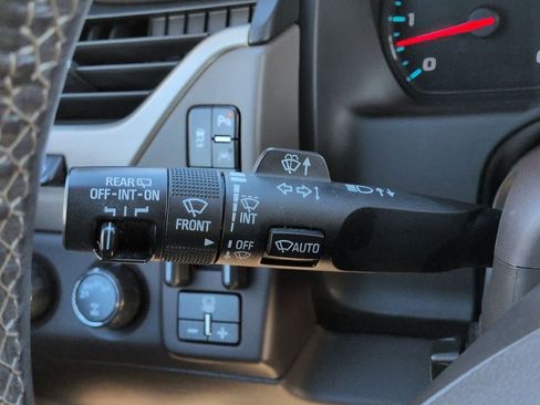 Used 2018 GMC Yukon Denali image 27