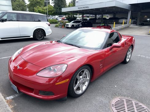 Used 2005 Chevrolet Corvette Coupe w/ Preferred Equipment Group RWD image 11