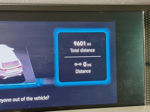 Used 2025 Volkswagen Tiguan SE image 19