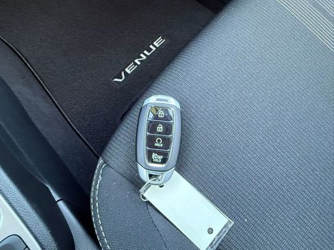 Certified 2026 Hyundai Venue SEL image 38