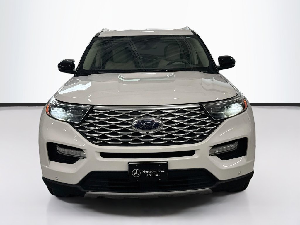 Used 2022 Ford Explorer Platinum w/ Equipment Group 601A AWD/4WD image 2