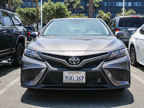 Used 2023 Toyota Camry SE FWD image 2