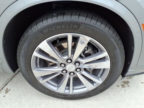Used 2024 Cadillac XT6 Premium Luxury FWD image 7
