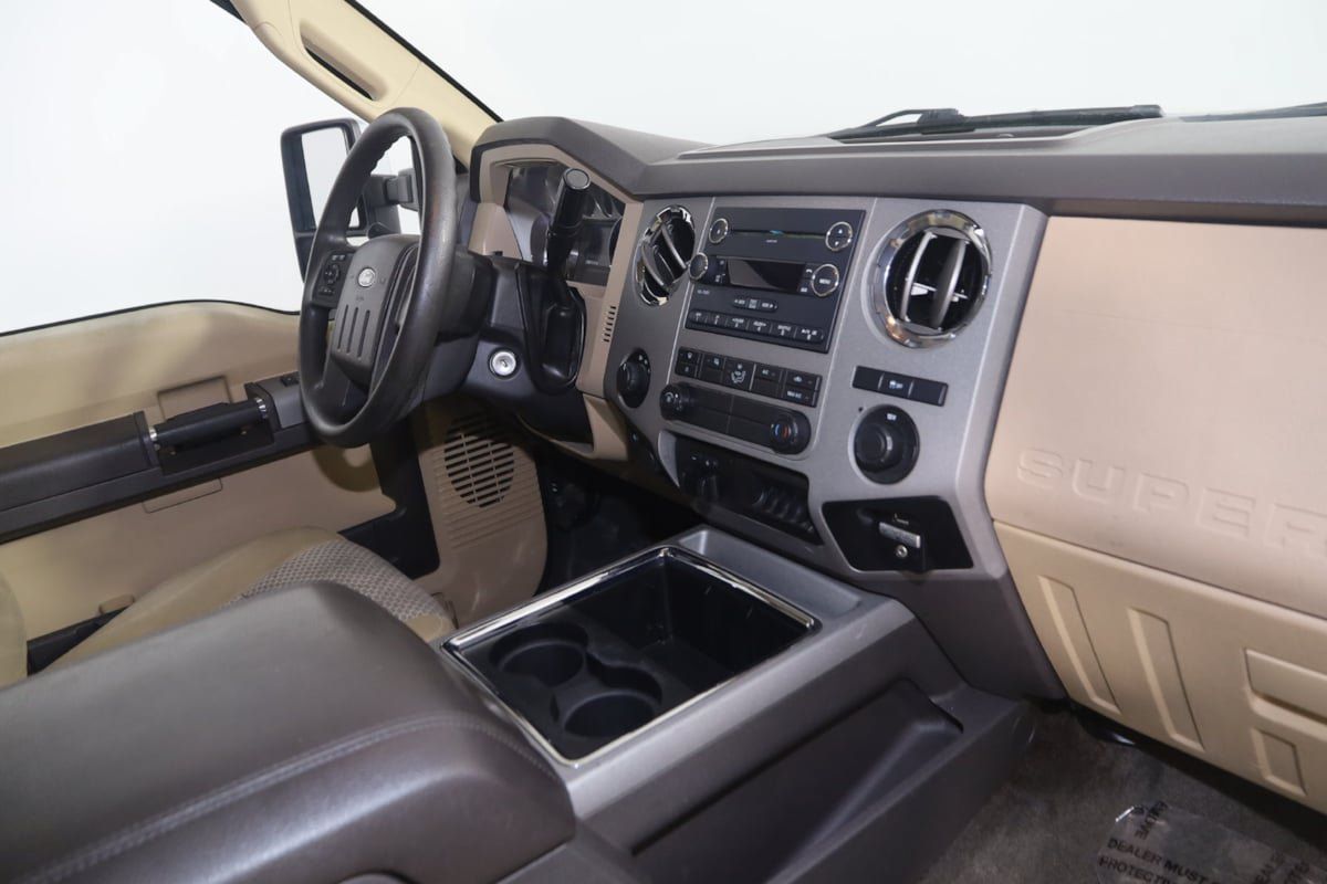 Used 2015 Ford F250 XLT w/ XLT Premium Package AWD/4WD image 30