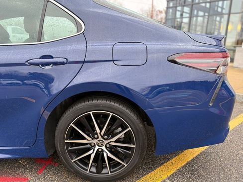 Used 2024 Toyota Camry SE image 4