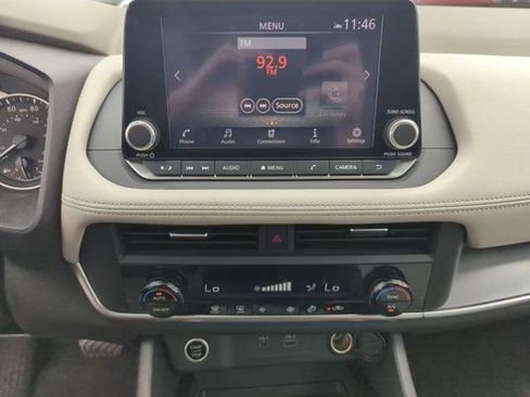 Certified 2023 Nissan Rogue SV FWD image 30