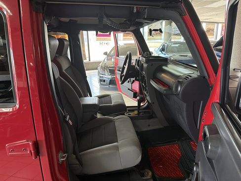 Used 2010 Jeep Wrangler Unlimited Sport image 22