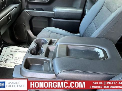 Used 2019 Chevrolet Silverado 1500 Custom Trail Boss w/ Custom Convenience Package AWD/4WD image 17