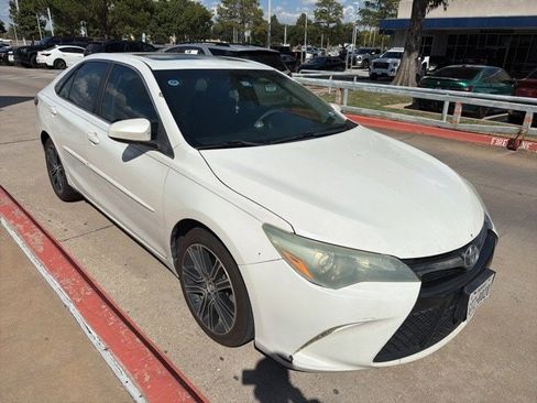 Used 2016 Toyota Camry SE image 7