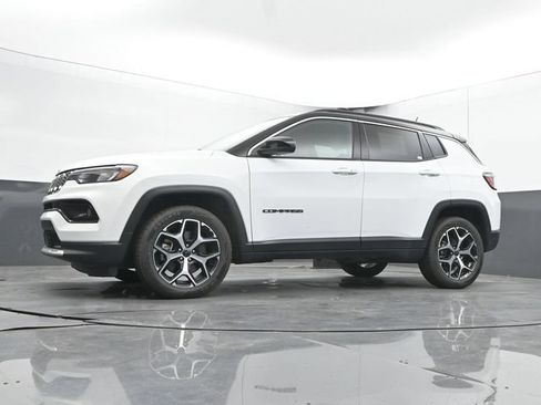 Used 2025 Jeep Compass Limited AWD/4WD image 27
