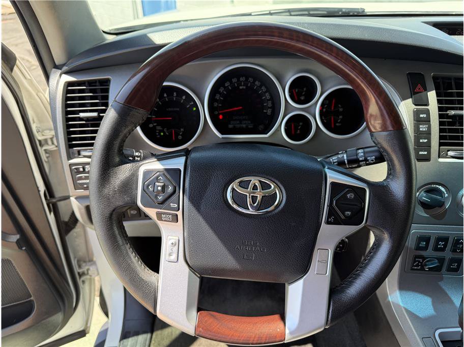 Used 2015 Toyota Sequoia Platinum AWD/4WD image 25
