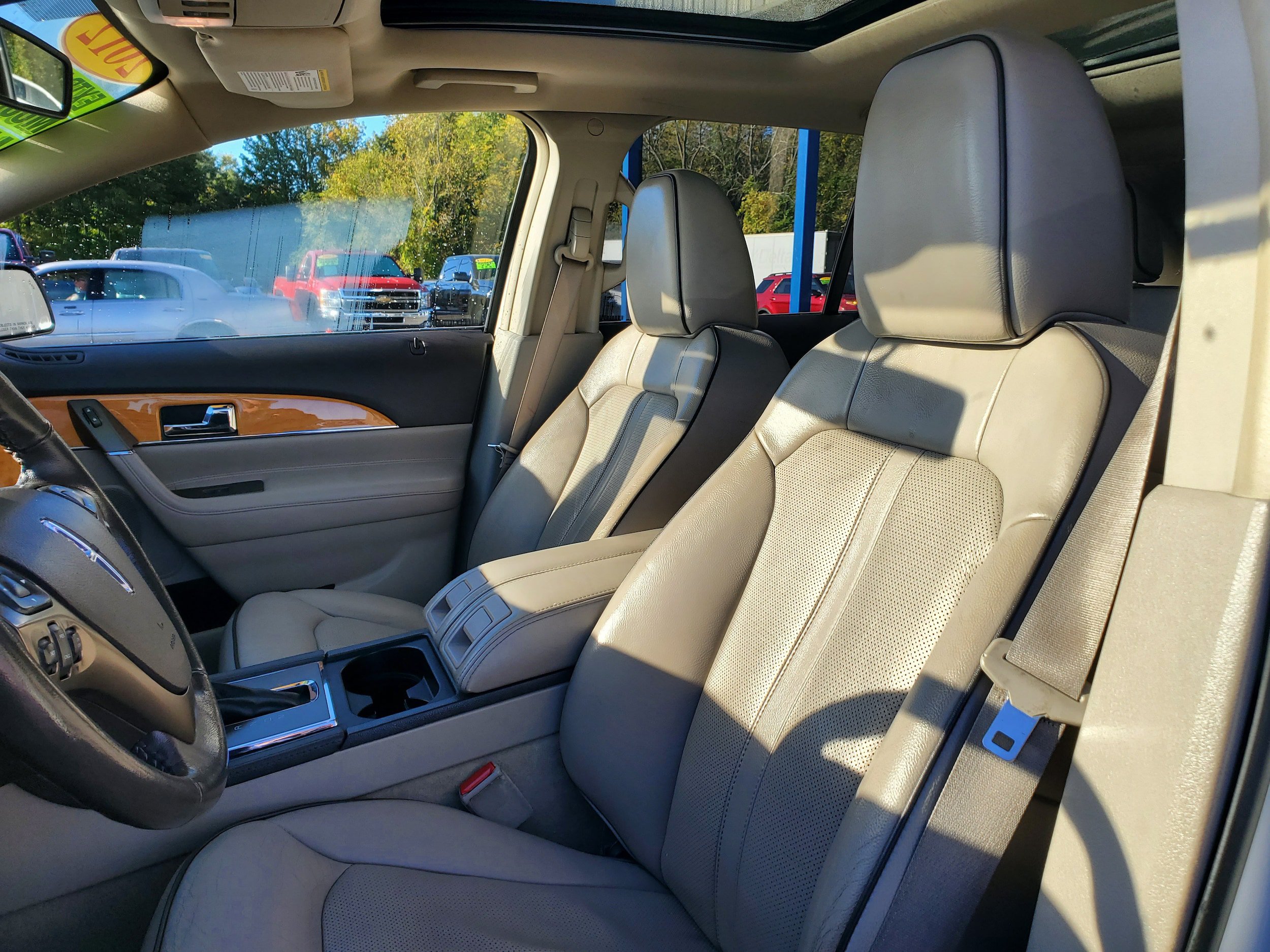 Used 2012 Lincoln MKX AWD image 14