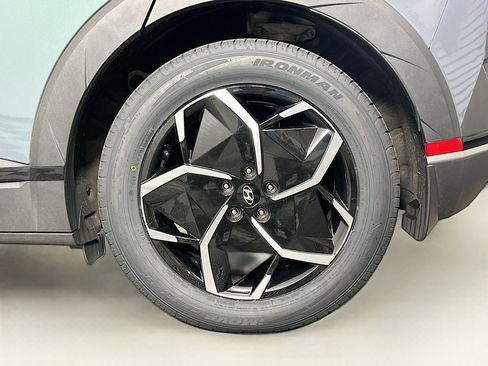 Used 2024 Hyundai Ioniq 5 SE image 11